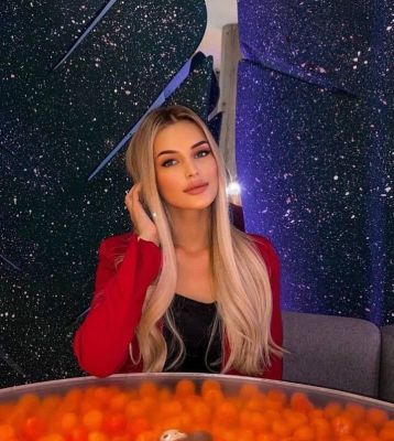 Элина - купить девушку на час в Калининграде 